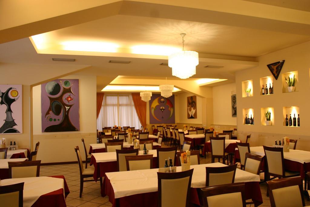 Hotel Moro Freoni Сан-Пьетро-ин-Карьяно Экстерьер фото
