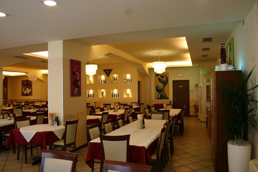 Hotel Moro Freoni Сан-Пьетро-ин-Карьяно Экстерьер фото