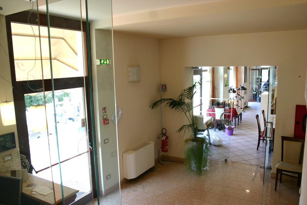 Hotel Moro Freoni Сан-Пьетро-ин-Карьяно Экстерьер фото